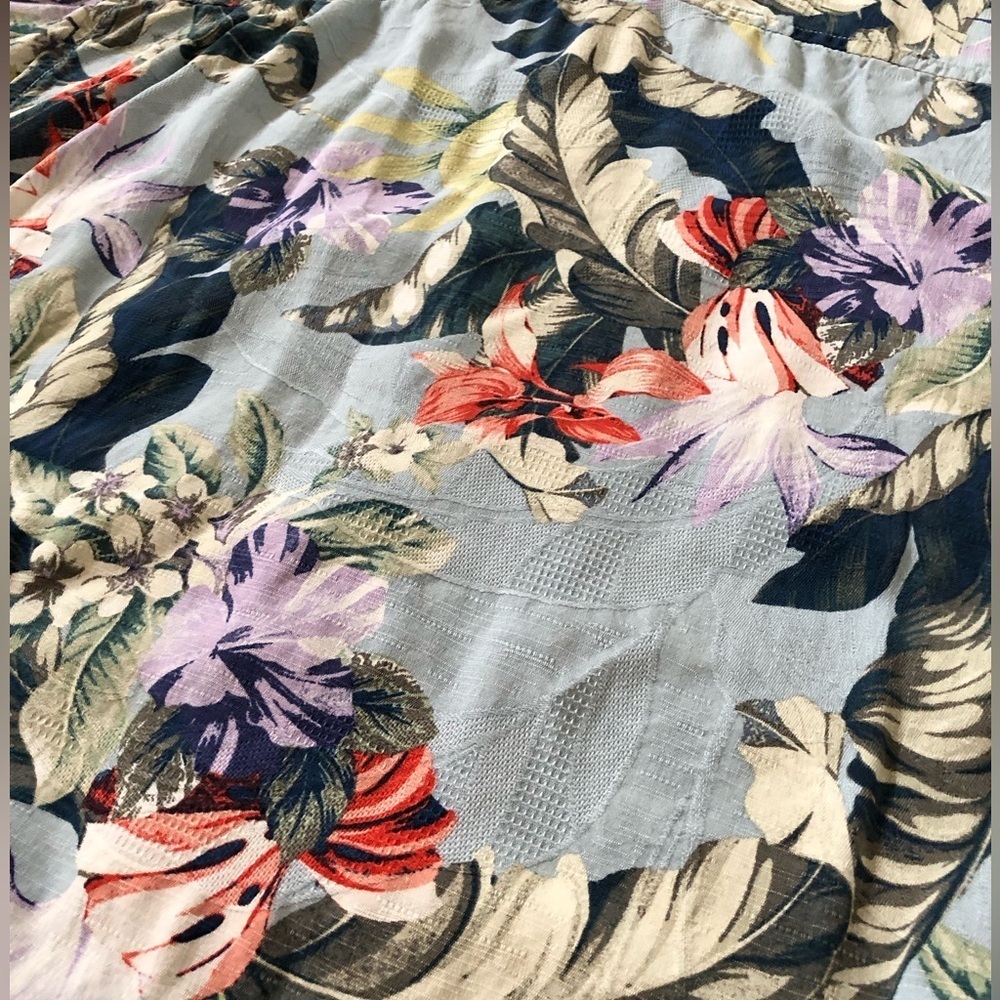Tommy Bahama Men’s 100% Silk Tropical Jacquard Short-Sleeve Collared Button-Down - Picture 12 of 12